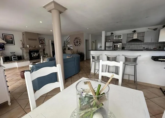 Dunisia 度假居 莱昂