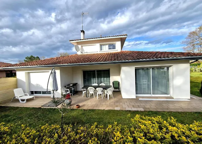 度假居 Dunisia 莱昂